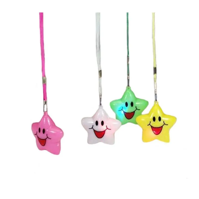 Pendentif lumineux étoile sourire pour être branchée