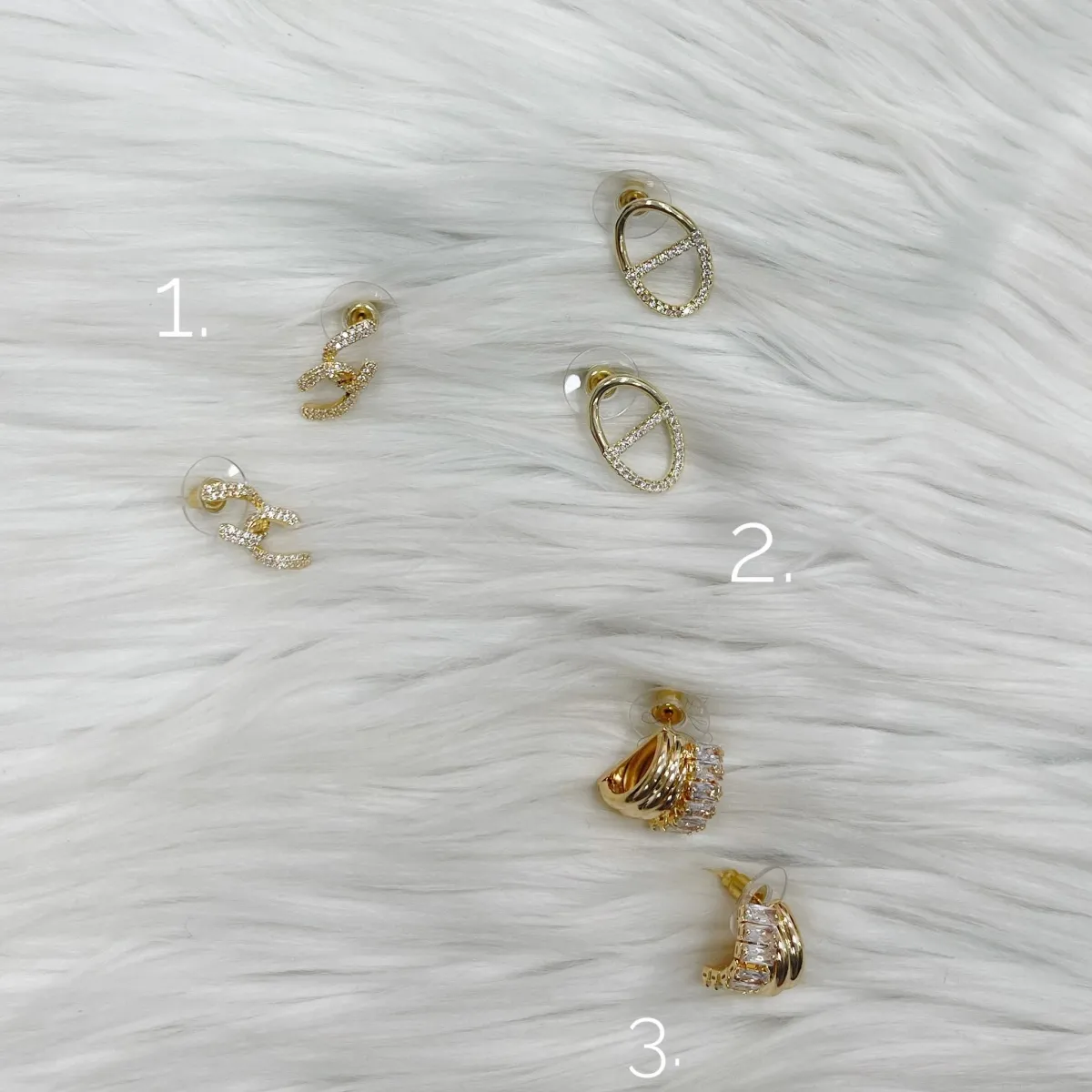 PETITES BOUCLES DORÉ ( +sieurs modele )