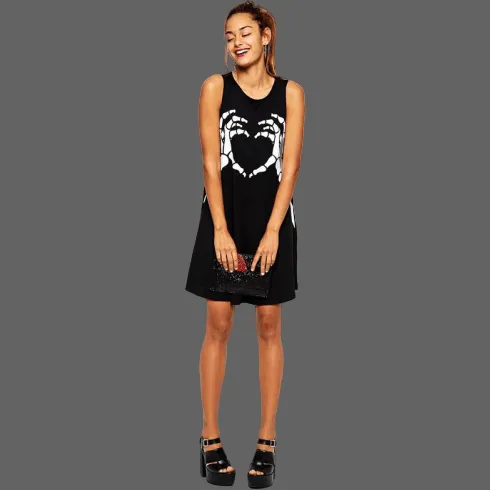 Robe main de squelette en coeur droite